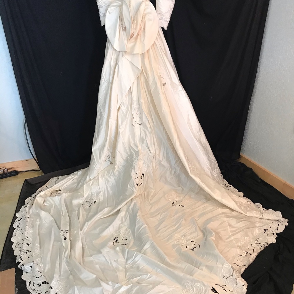 Vintage St. Pucchi Ivory Lace Wedding Dress Gown Rare 0-4 - Picture 5 of 8